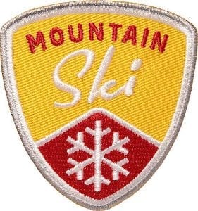 Mountain Ski Wintersport Aufnäher von Club of Heroes. Gelb