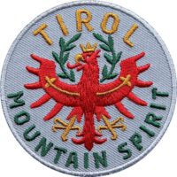 Tirol Adler Patch 65 mm, hochwertig gesticktes Abzeichen für Outdoor, Trekking, Reise, Mode, Sport. Patch zum Aufbügeln oder Aufnähen auf Kleidung, Taschen, Caps und Rucksack. Grau